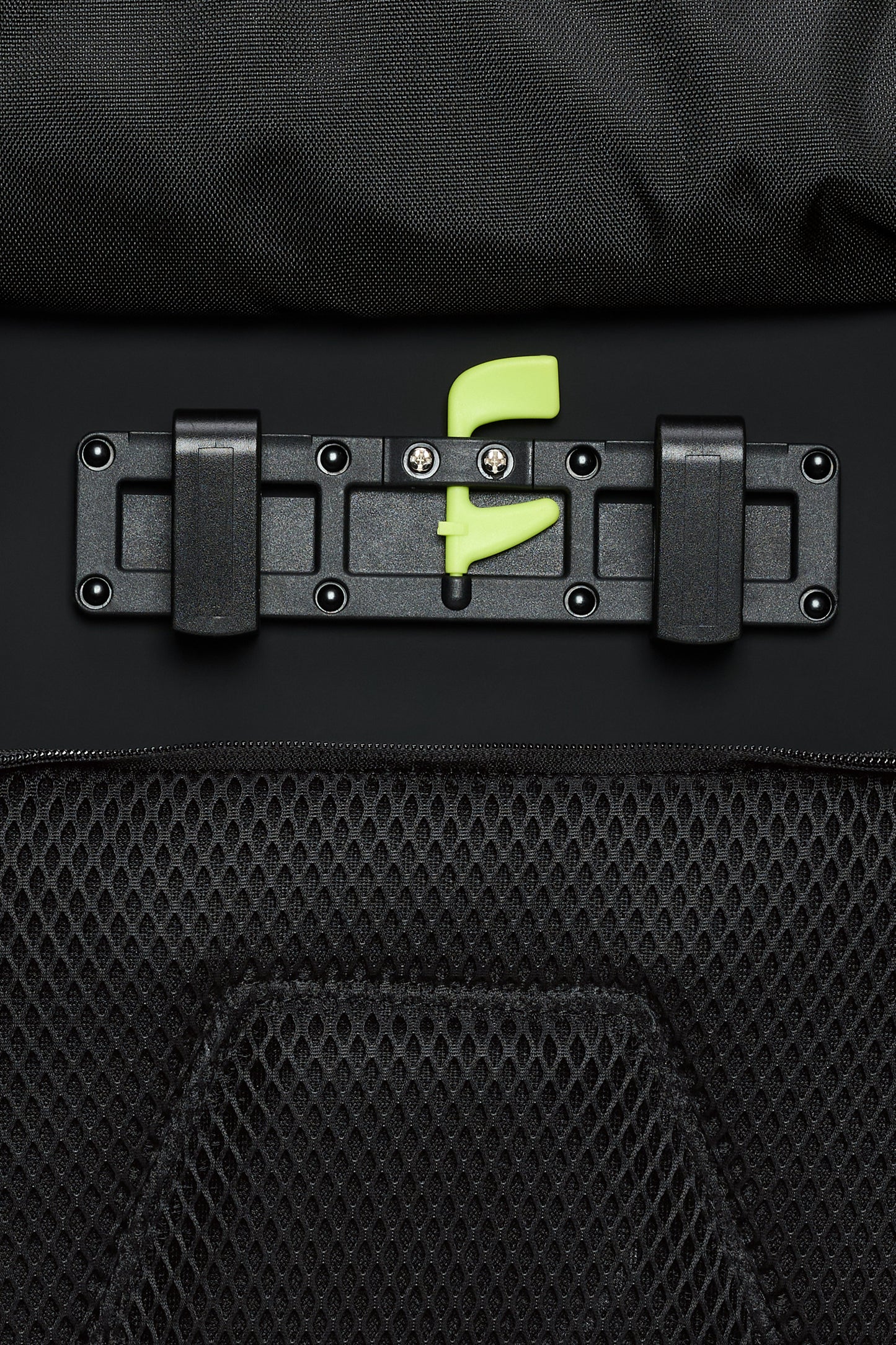 Trail Rolltop Messenger Bag